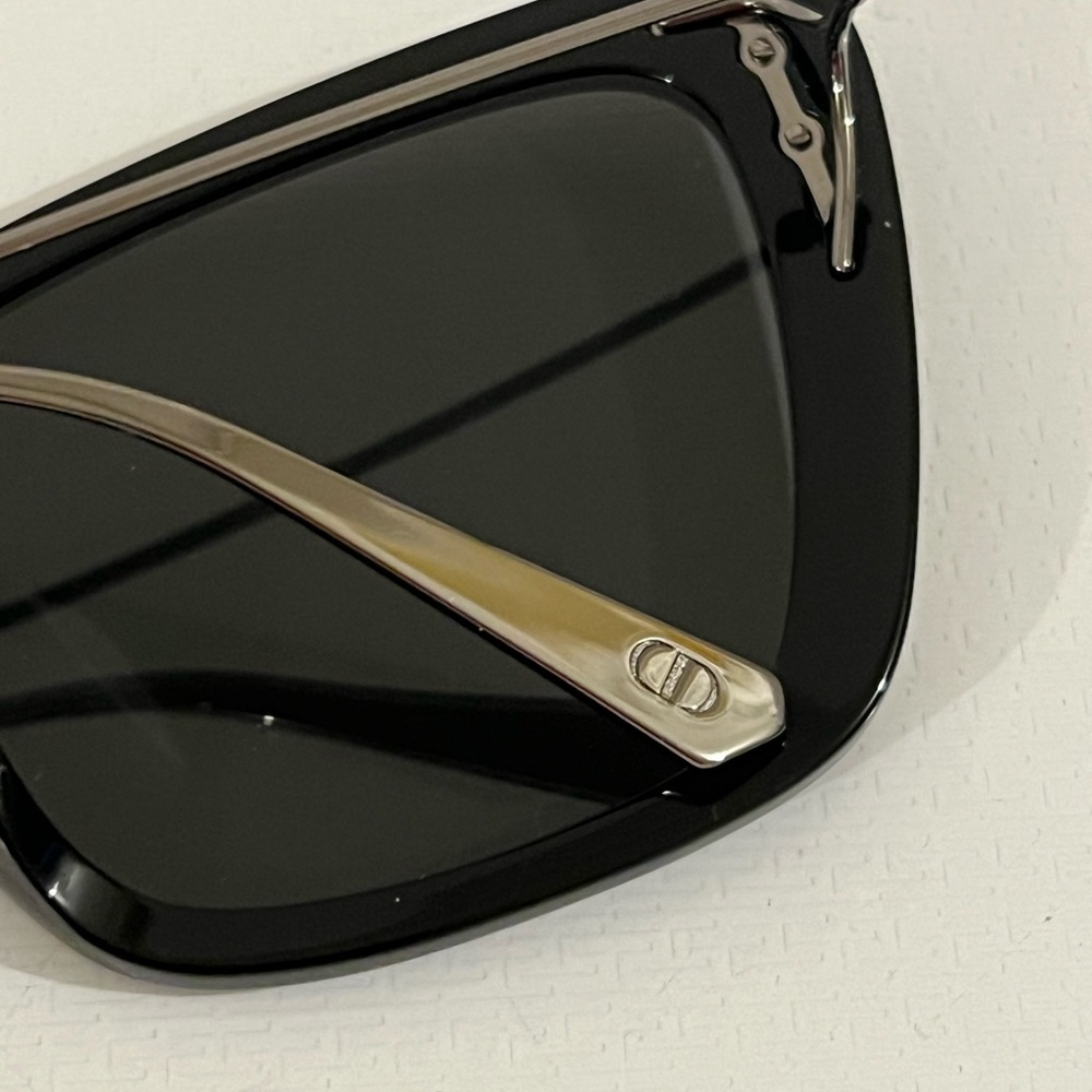 Dior Black Geometric Glasses - Picture 3 of 3